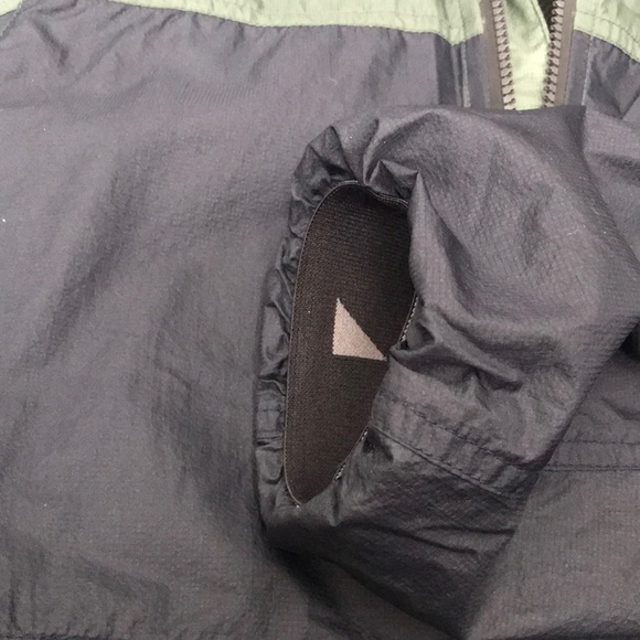 Under Armour Sportswear Track Jacket in Medium - Picture 16 of 16